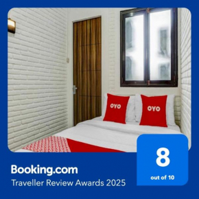 Super OYO 90828 Ara Guest House